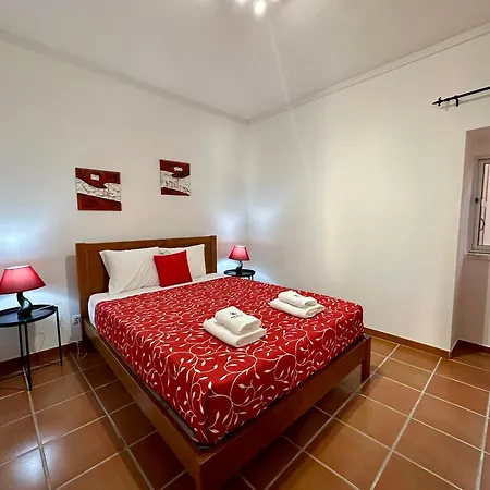 Best 106 - A Casa Amarela Vakantiehuis *