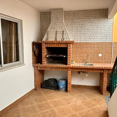 Best 106 - A Casa Amarela Vakantiehuis Atouguia Da Baleia
