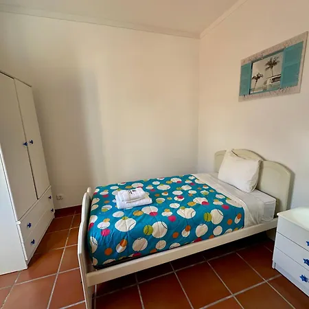 Best 106 - A Casa Amarela Vakantiehuis