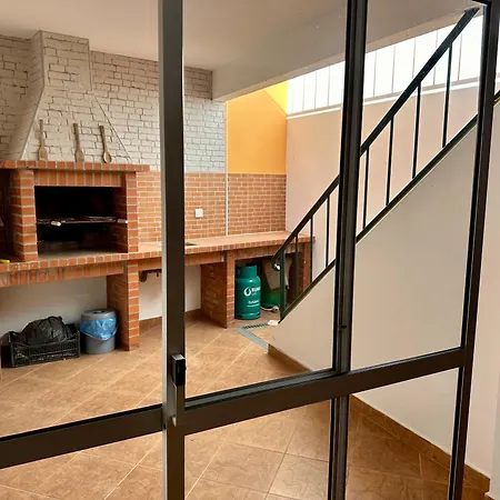 Vakantiehuis Best 106 - A Casa Amarela Atouguia Da Baleia