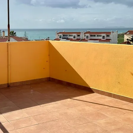 Vakantiehuis Best 106 - A Casa Amarela