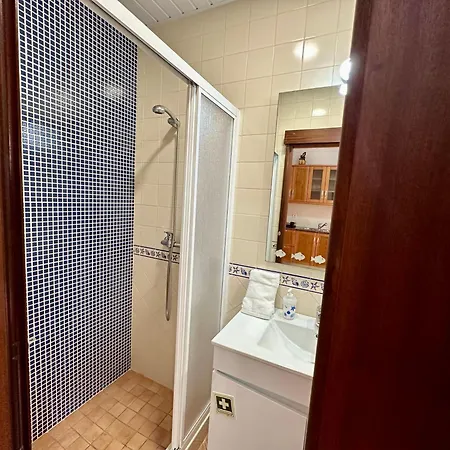 Best 106 - A Casa Amarela בית נופש אנטוגויה דה באלייה