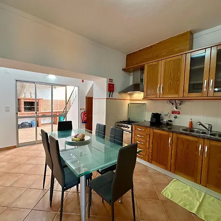 Best 106 - A Casa Amarela Holiday home *